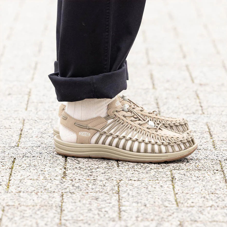 KEEN / キーン メンズ ユニーク Timberwolf/Plaza Taupe – BEACHED DAYS KEEN / キーン メンズ ユニーク Timberwolf/Plaza Taupe – BEACHED DAYS