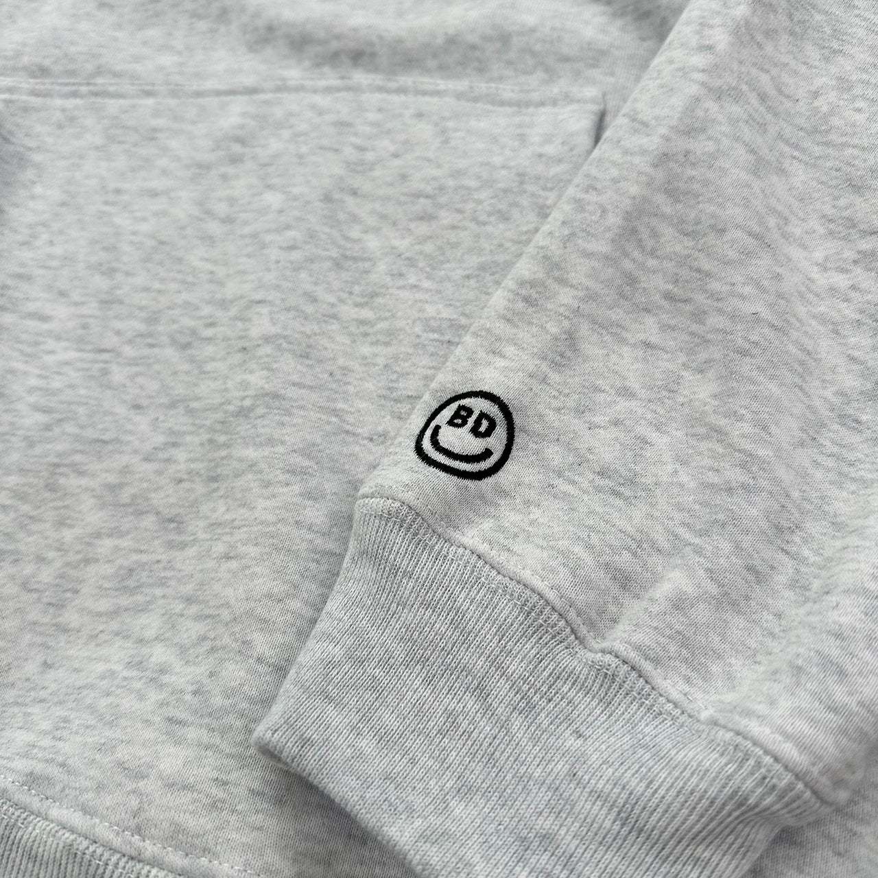 プルオーバー フーディー – BEACHED DAYS