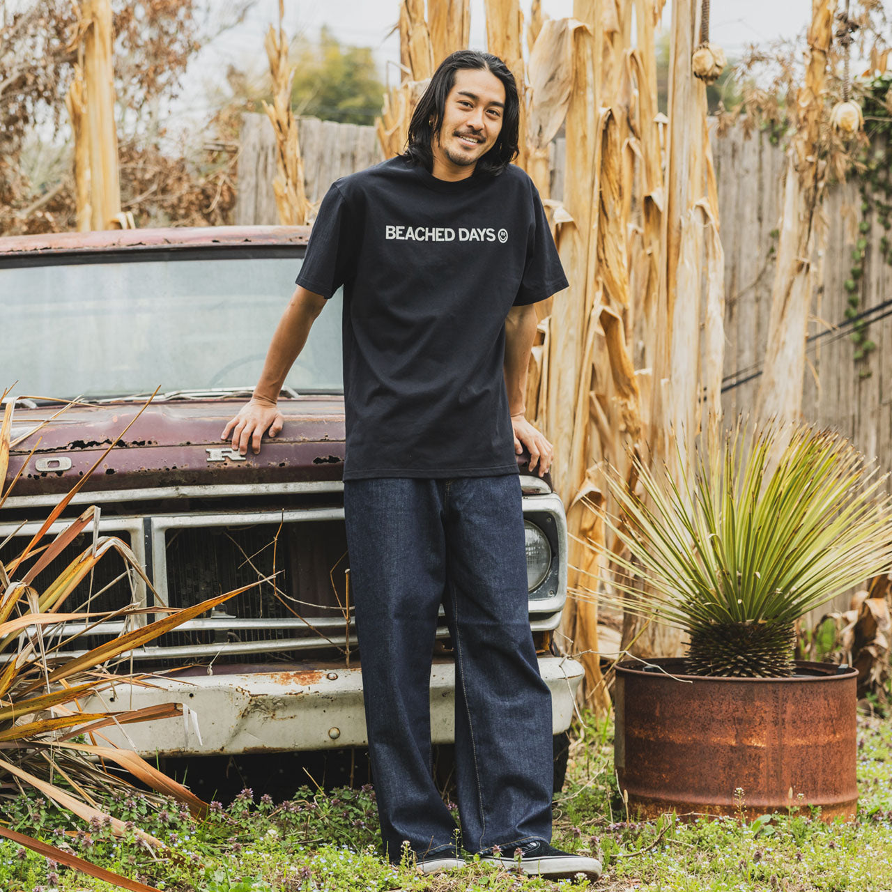 ベーシック ロゴ S/S Tee – BEACHED DAYS